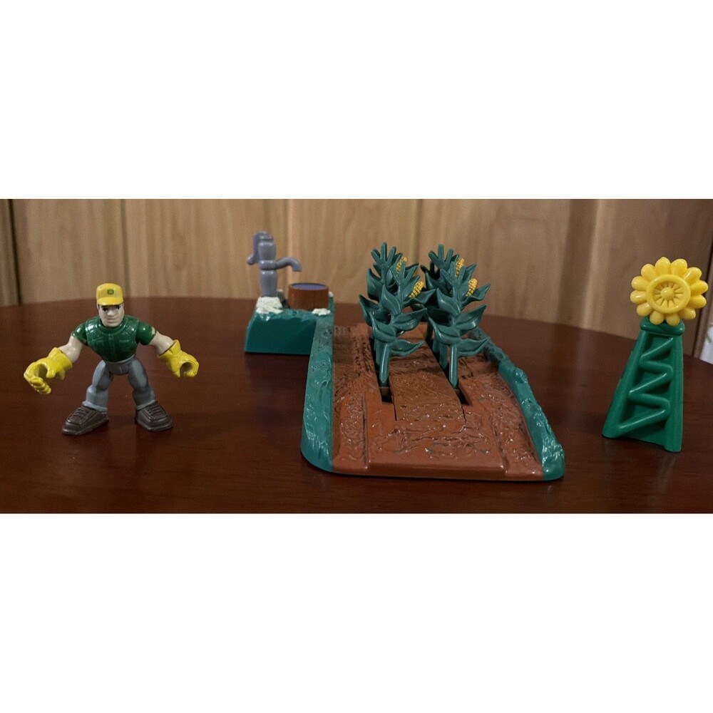 John Deere RC2 Corn Field Toy Corn Field w/ Pop Up Corn Stalks, Windmill, Farmer